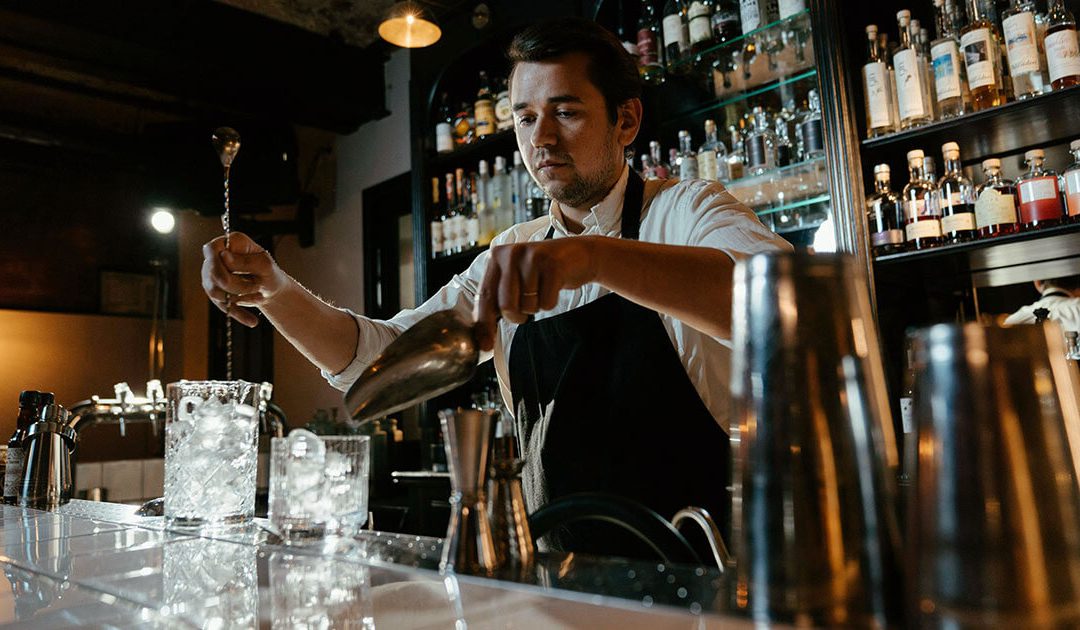 Como Montar um Bar Profissional: Equipamentos de Bar, Bar Stations e Organização